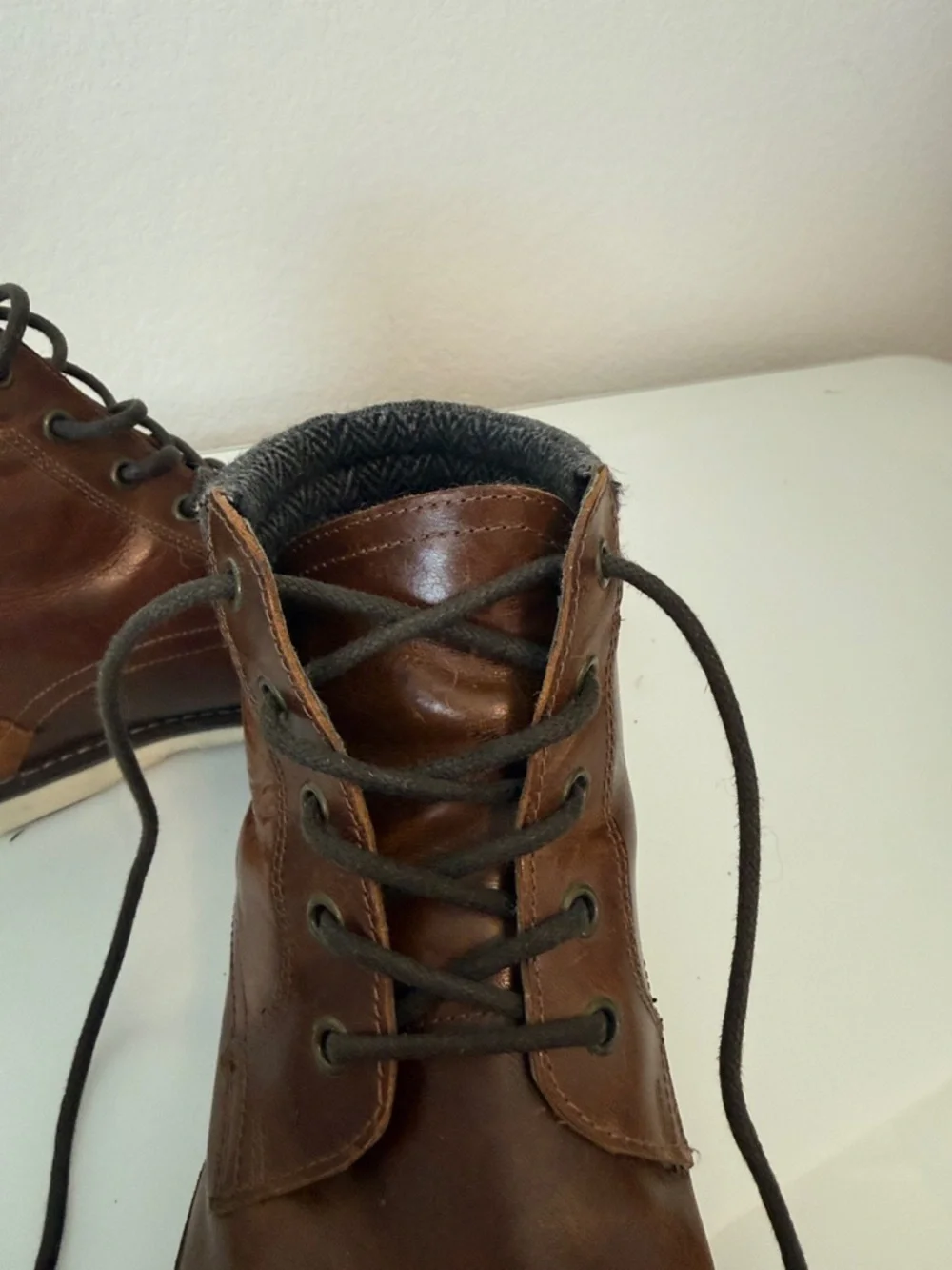 Crevo Brown Distressed Leather Chukka Boots with Gray Knit Collar Size 11